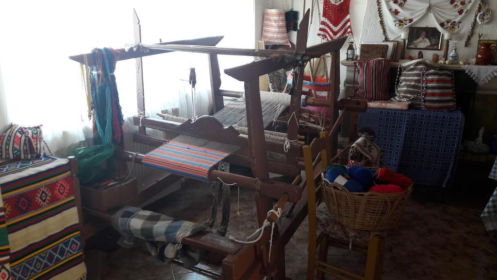 Aris Rooms Anogia エクステリア 写真