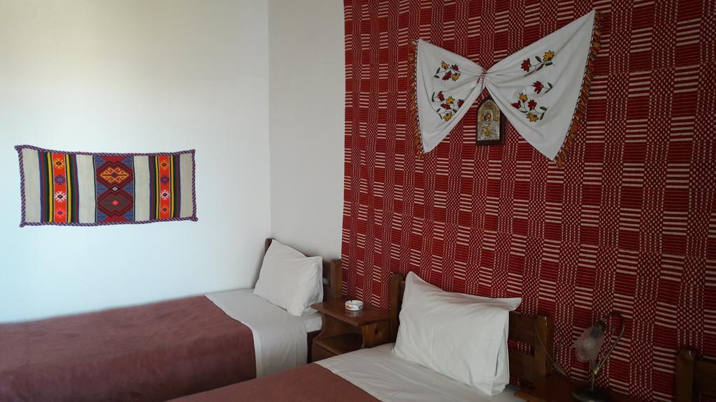 Aris Rooms Anogia エクステリア 写真